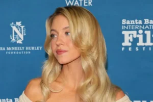 Sydney Sweeney rebate críticas e expõe ensaios sensuais de atletas