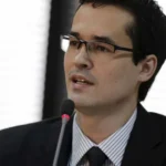TSE suspende campanha de Deltan ao Senado e proíbe propaganda eleitoral