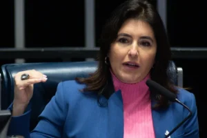 Tebet diz que Eduardo Bolsonaro é covarde e que vai processá-lo após ofensas