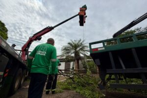 Temporal deixa mais de 100 ocorrências e mobiliza equipes para recuperação de Maringá