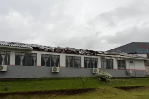 Tornados atingem cidades do Paraná e tempestades provocam estragos em 11 municípios