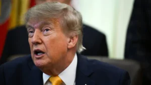 Trump pede fim da guerra a Putin, que diz não ter “planos hostis” contra Europa