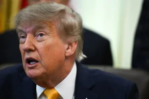Trump pede fim da guerra a Putin, que diz não ter "planos hostis" contra Europa