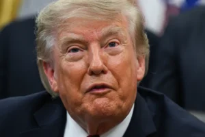 Trump sugere mudar nome do estreito de Ormuz para "Estreito Trump"