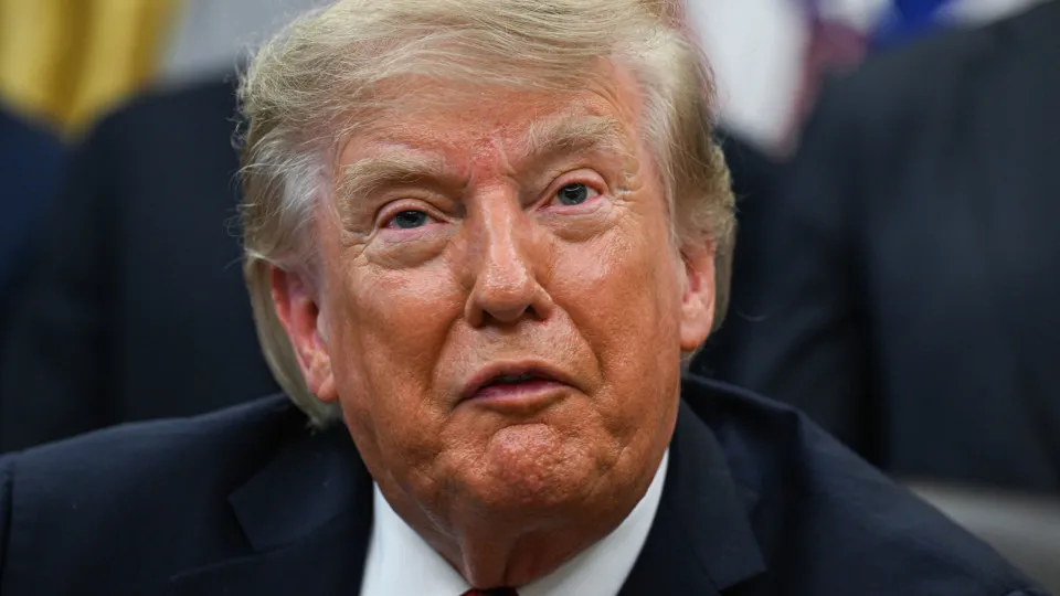 Trump sugere mudar nome do estreito de Ormuz para "Estreito Trump"