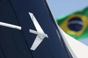 Ucrânia quer driblar veto de Lula para comprar caça da Embraer