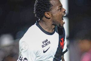Vasco e Palmeiras avançam e se enfrentam na semi da Copa do Brasil