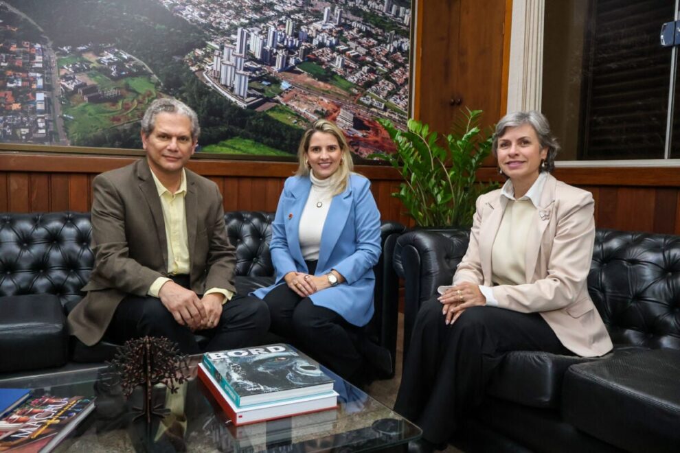Vereadora Majô Capdeboscq assumirá Prefeitura de Maringá durante férias de Silvio Barros e Sandra Jacovós