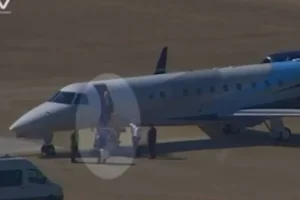Vídeo de 2025 mostra Moraes saindo de jatinho de Vorcaro, diz jornal