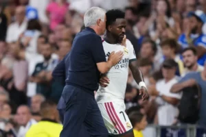 Vini Jr. é criticado no Real e ex-goleiro alerta sobre Mourinho