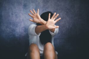 Violência contra a mulher: 7,5 mil agentes serão capacitados
