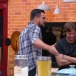 'Você é um macho escroto', diz René Thirstan para Daniel Erthal, em A Fazenda 18