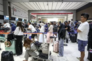 Voos suspensos em seis aeroportos da Indonésia após erupção vulcânica