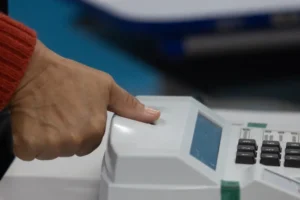 Votar nas eleições de 2026 vale como prova de vida para o INSS