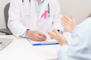 3 sintomas de câncer que não devem ser ignorados, segundo oncologista