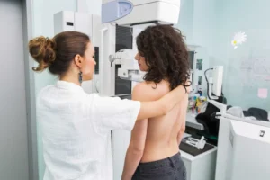 5 fatores do cotidiano que podem alterar o risco de câncer de mama