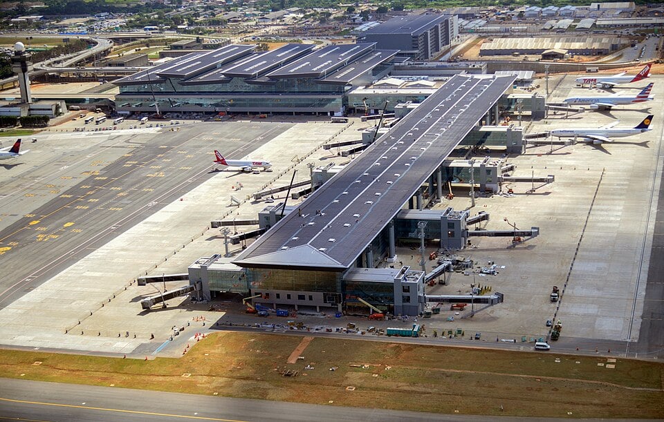 Aeroporto de Guarulhos avalia indenização para empresa maringaense após sumiço de carga de R$ 2,5 milhões em placas de vídeo