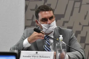 Agência revela 'esquema de Flávio Bolsonaro na pandemia'