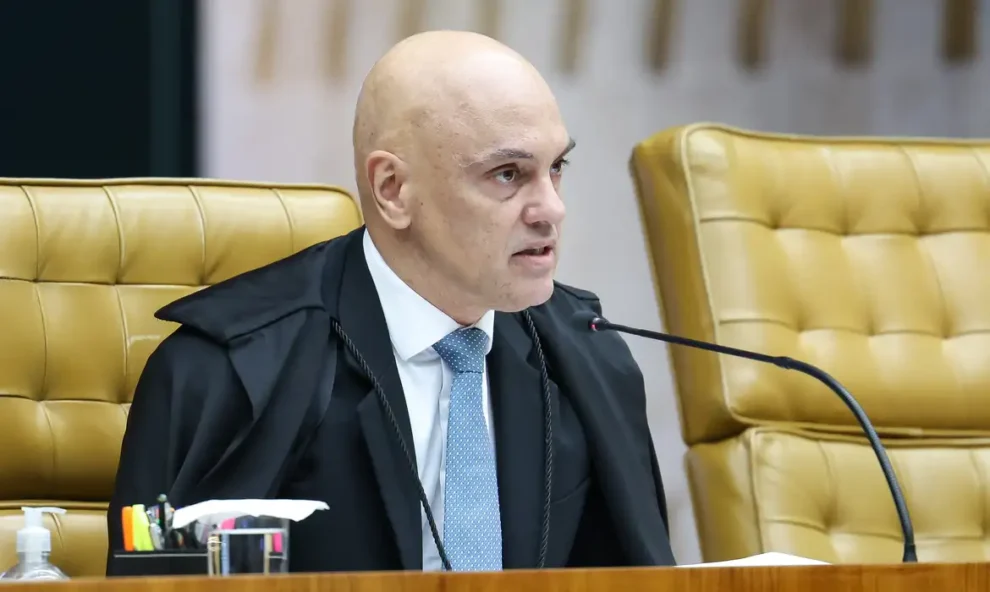 Alexandre de Moraes manda prender Eduardo Bolsonaro após condenação definitiva pelo STF