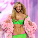 Após 17 anos afastada, Carol Trentini volta ao Victoria's Secret Fashion Show