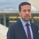 Após denúncia de Flávio, TSE não acha fake news em canal de Janones