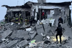 Ataque russo em Zaporijia deixa sete mortos, incluindo três crianças