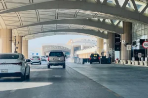 Ataques ao aeroporto de Riad, na Arábia Saudita, deixam três mortos