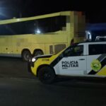 Bandidos encapuzados rendem ônibus e roubam passageiros na região de Maringá