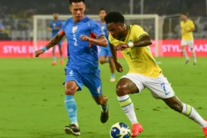 Brasil vence a Índia em ritmo de treino e com falhas do goleiro