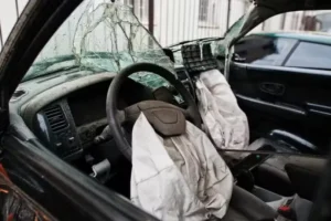 Brasileira morre após carro capotar durante possível ato sexual em Lisboa