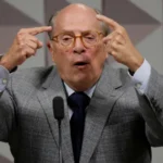 'Caminho do precipício', diz autor de pedido de impeachment de Dilma ao criticar Flávio