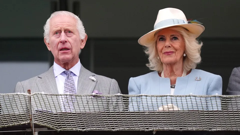 Carlos e Camilla em crise? Rei estaria "à beira do limite"