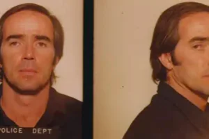 Chiclete nas costas de jovem ajuda a solucionar crime após 47 anos