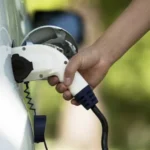 China ameaça retaliar se Reino Unido restringir acesso a veículos elétricos chineses