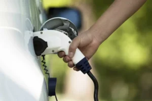 China ameaça retaliar se Reino Unido restringir acesso a veículos elétricos chineses