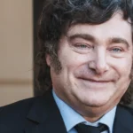 Com regras duras de Milei, número de estrangeiros barrados cresce na Argentina