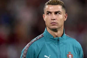 Cristiano Ronaldo é suspenso e multado após crise com Jorge Jesus em Portugal