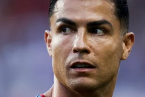 Cristiano Ronaldo pode ser suspenso da seleção por até seis meses por abandono