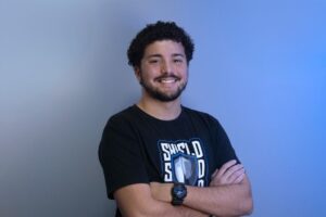 De jovem aprendiz a desenvolvedor: a trajetória de um programador formado “dentro de casa” em Maringá