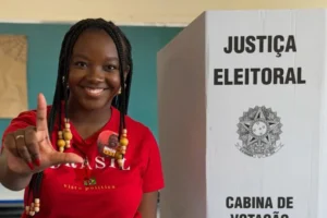 Deputada federal mais jovem eleita tem 21 anos e é de Minas Gerais
