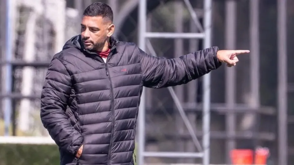 Diego Souza desabafa sobre caso de licença de técnico e critica Mancuso: 'Ele fez de má fé'
