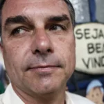 Direitos garantidos? Flávio Bolsonaro fala em mudar a constituição