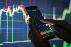 Dólar perto de R$ 5 e Bolsa estável nesta quinta-feira