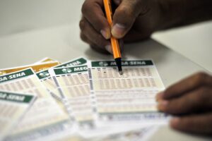 Mega-Sena acumula e prêmio chega a R$ 170 milhões