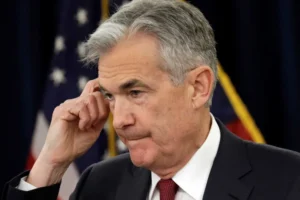 EUA: Hassett defende saída de Powell do conselho do Fed após relatório sobre reforma