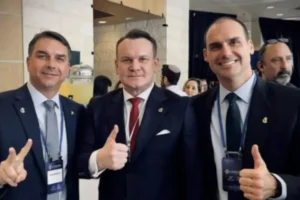 Eurodeputado ameaça deportar brasileiras que apoiaram Lula na Polônia