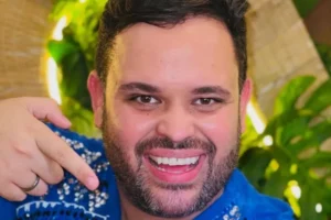 Ex-BBB Michel é humilhado por passageiro e desabafa: 'Estou trabalhando'