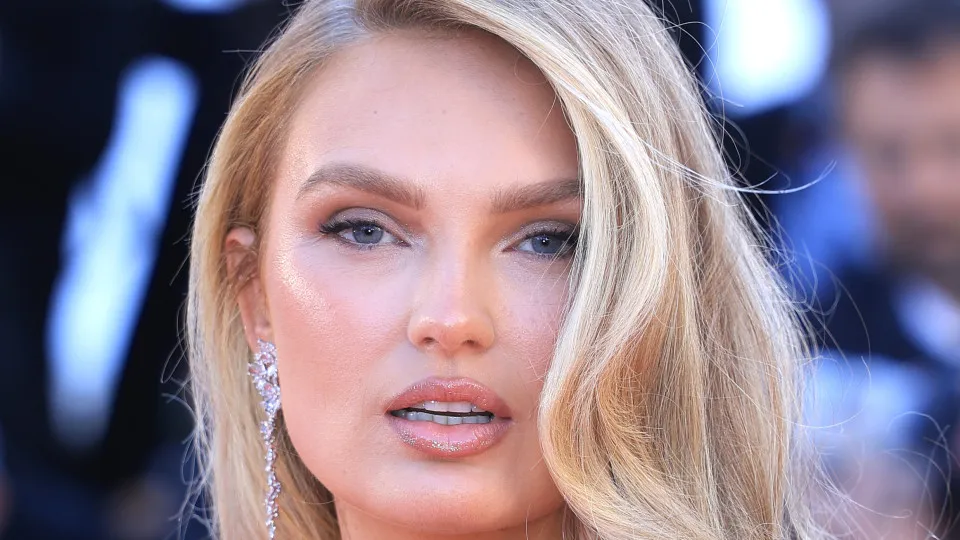 Ex-angel da Victoria's Secret chora ao ser rejeitada para desfile