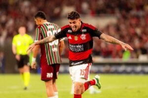 Flamengo lidera, Palmeiras a um ponto e Athletico em terceiro