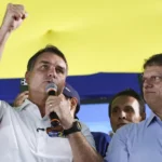 Flávio e Tarcísio espalham vídeo falso sobre ato pró-Lula; TSE reage